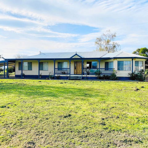 Yarragon 4 Bedroom House In Gippsland - Accommodation Daintree 3