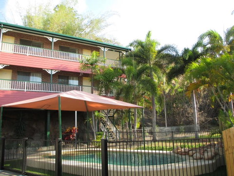 Yongala Lodge By The Strand - Accommodation Daintree 0
