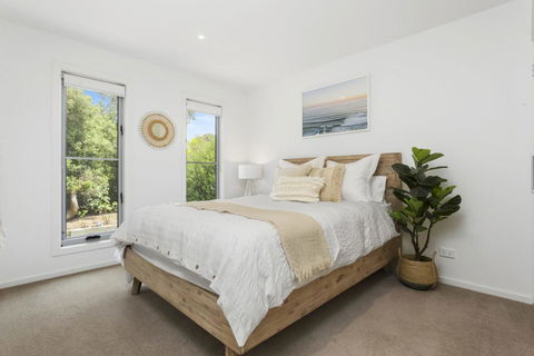 YOU, ME AND THE SEA - BLAIRGOWRIE - Accommodation Daintree 3