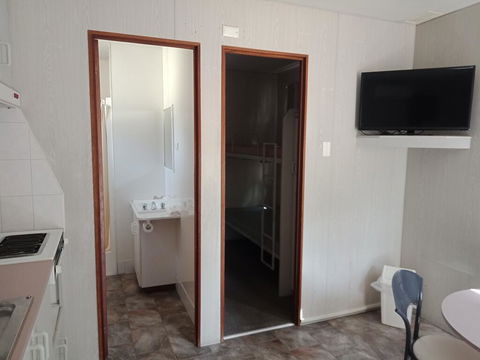 Young Caravan Park - Accommodation Daintree 1