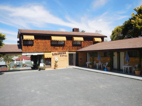Young Goldrush Motel - Accommodation Daintree 0