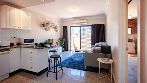 Your Home Here In Sydney - Accommodation Daintree 3