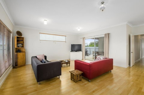 Zaahira House - Accommodation Daintree 2
