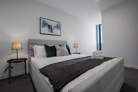 Grey Style, Simple And Cozy Apt@Parkville+Carpark - Accommodation Daintree 2