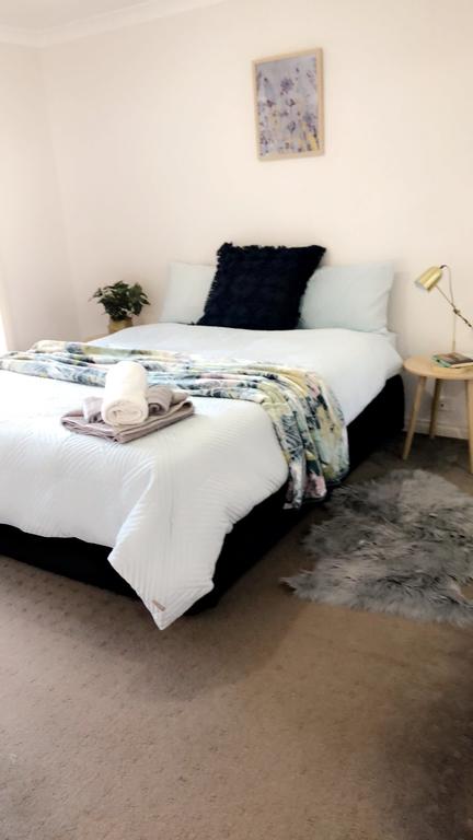 Haven Family& Dog Freindly , Close To Hospital, Airport, Bunnings - Accommodation Daintree 3