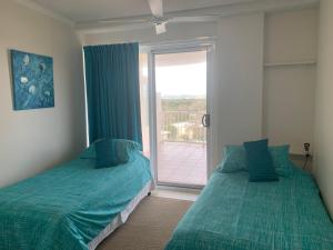Breathtaking Views Over Currimundi Lake! - Accommodation Daintree 3
