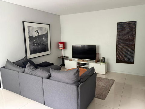 A Modern Two Bedroom Apartment! Quiet, Secure And 1 Minute Walk To Bondi Beach! - Accommodation Daintree 4