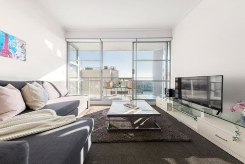 A Spacious 2BR Apt With An Amazing View Over Darling Harbour - Accommodation Daintree 1