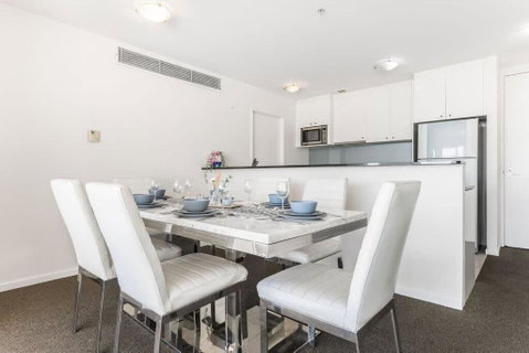A Spacious 2BR Apt With An Amazing View Over Darling Harbour - Accommodation Daintree 4