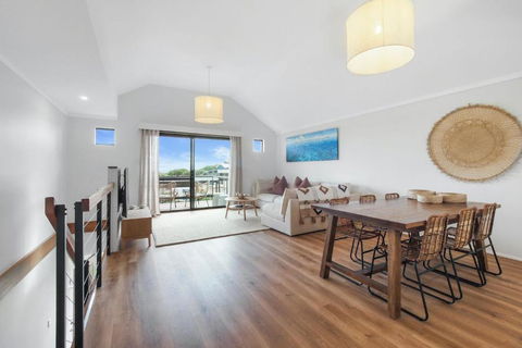 A Stones Throw Gnarabup - Accommodation Daintree 0