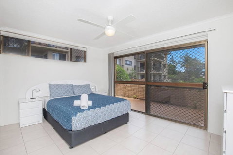 Absolute Beachfront Apartment! - Accommodation Daintree 4