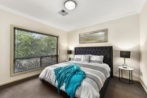Accommodation On Lansell 1 Being Unit 1 Of 6 Lansell Street - Accommodation Daintree 1
