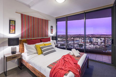 African Escape On Level 38 - Balcony With Views - Accommodation Daintree 2