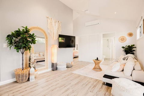 An Idyllic Boho Style Retreat High-end Kitchenware - Accommodation Daintree 0