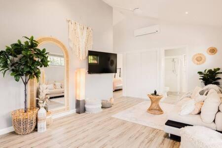 An Idyllic Boho Style Retreat High-end Kitchenware - Accommodation Daintree 1