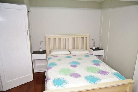 Apollo 2 9 Hodgson Street - Accommodation Daintree 4