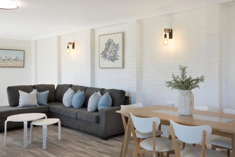 Aque Blu - 11 Hillcrest Ave North Narooma - Accommodation Daintree 4