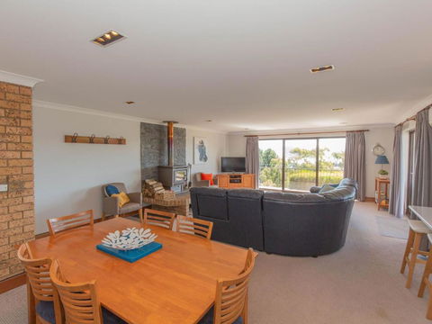 Aviemore 4 14 Cobbodah Street - Accommodation Daintree 2