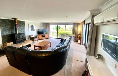 Aviemore 4 14 Cobbodah Street - Accommodation Daintree 0