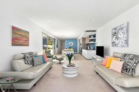 Azure Bliss Luxe With Water Views Walk To Beach - Accommodation Daintree 4