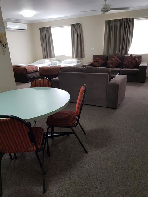 Southport Motel & Apartments - Accommodation Daintree 11