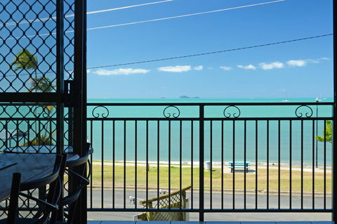 Whitsunday Waterfront Apartments - Accommodation Daintree 16