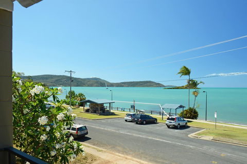Whitsunday Waterfront Apartments - Accommodation Daintree 13