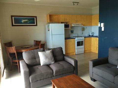 Whitsunday Waterfront Apartments - Accommodation Daintree 18