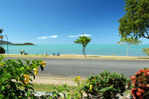 Whitsunday Waterfront Apartments - Accommodation Daintree 15