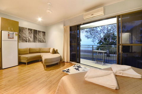 Whitsunday Waterfront Apartments - Accommodation Daintree 2
