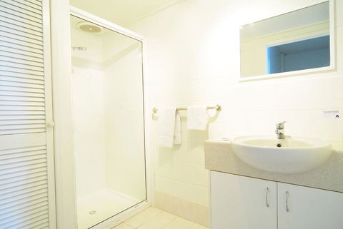 Whitsunday Waterfront Apartments - Accommodation Daintree 25
