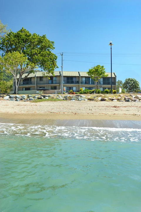 Whitsunday Waterfront Apartments - Accommodation Daintree 0