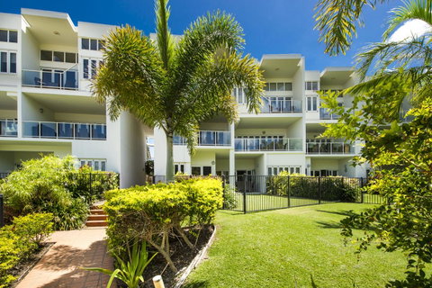 Beachside Apartment 5 - Accommodation Daintree 5
