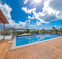 Viewpoint Holiday Home - Cannonvale - Accommodation Daintree
