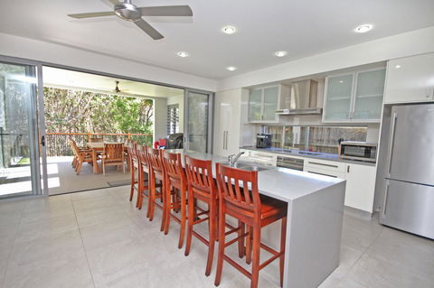 48 Boardrider Crescent, Mt Coolum - Pet Friendly, WiFi, Linen Incl. 500 BOND - Accommodation Daintree 2
