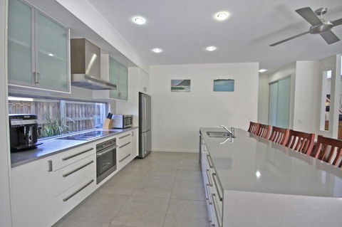 48 Boardrider Crescent, Mt Coolum - Pet Friendly, WiFi, Linen Incl. 500 BOND - Accommodation Daintree 3