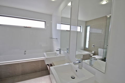 48 Boardrider Crescent, Mt Coolum - Pet Friendly, WiFi, Linen Incl. 500 BOND - Accommodation Daintree 8