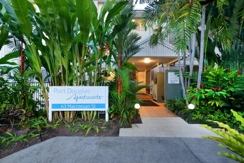 Port Douglas Apartments - Adults Only Oasis - Accommodation Daintree 14