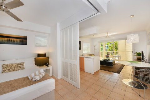 Port Douglas Apartments - Adults Only Oasis - Accommodation Daintree 30