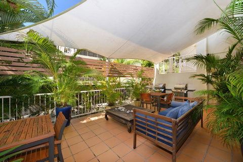 Port Douglas Apartments - Adults Only Oasis - Accommodation Daintree 4