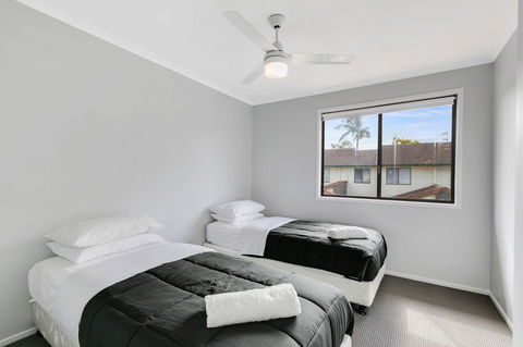 Fountain View Estate - We Accommodate - Accommodation Daintree 0