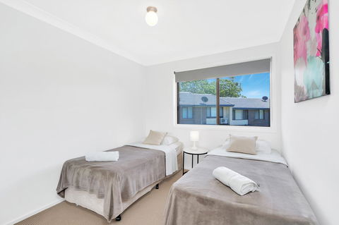Fountain View Estate - We Accommodate - Accommodation Daintree 4