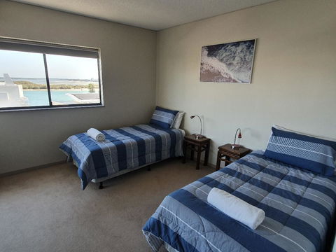 The Waterford Prestige Apartments - Accommodation Daintree 2