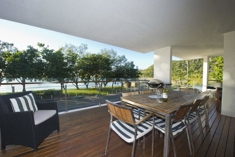 Maggies Beachfront Apartment 10 - Accommodation Daintree 5