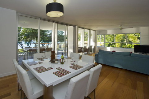 Maggies Beachfront Apartment 10 - Accommodation Daintree 7
