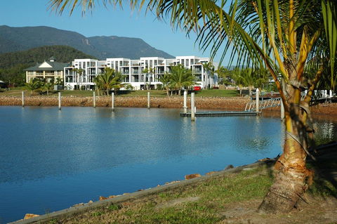 Hinchinbrook Holiday Apartments - Accommodation Daintree 22