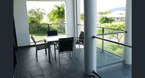 Hinchinbrook Holiday Apartments - Accommodation Daintree 36