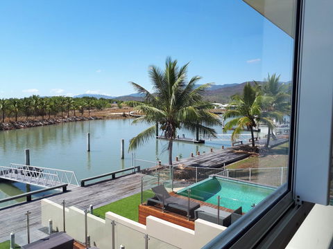 Hinchinbrook Holiday Apartments - Accommodation Daintree 44
