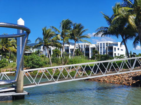 Hinchinbrook Holiday Apartments - Accommodation Daintree 30