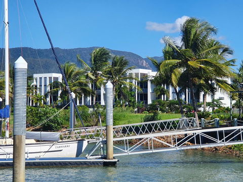 Hinchinbrook Holiday Apartments - Accommodation Daintree 29